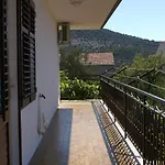 With Parking Space Vinisce, Trogir - 4276 Vinišće