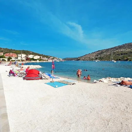アパート With Parking Space Vinisce, Trogir - 4276 *