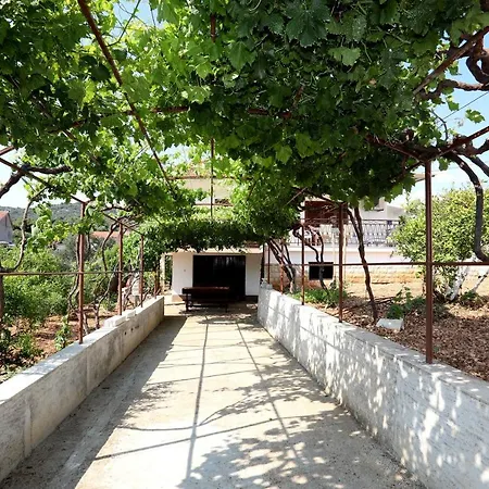 アパート With Parking Space Vinisce, Trogir - 4276 Vinišće