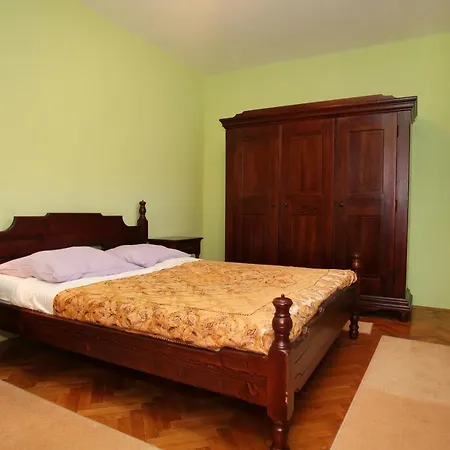With Parking Space Vinisce, Trogir - 4276 Apartament *